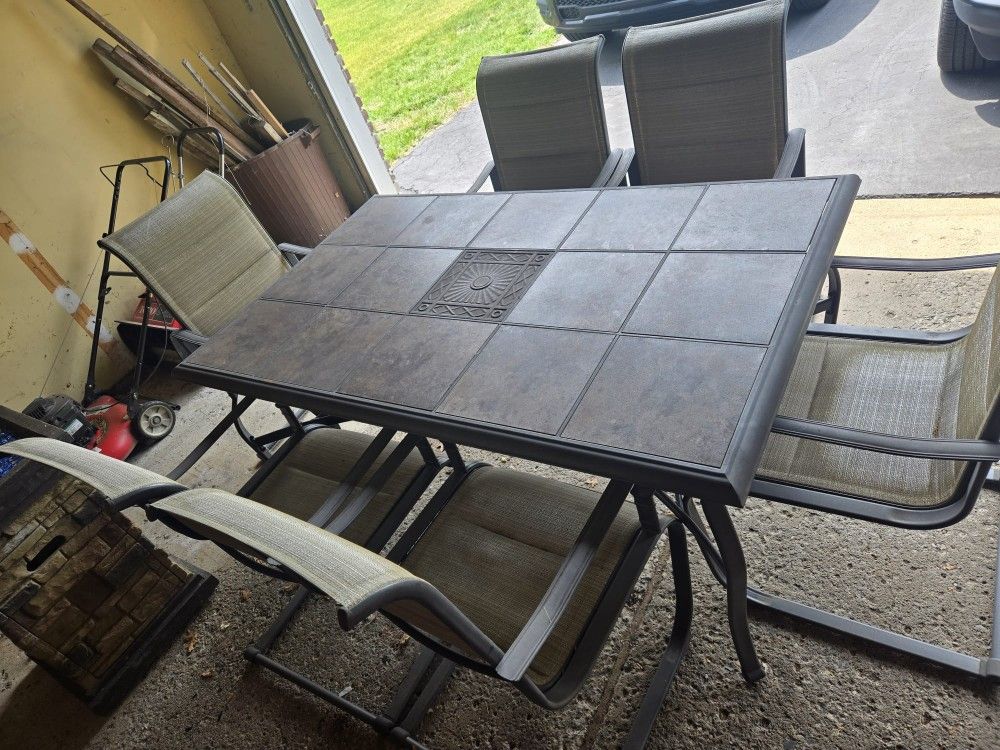 Outdoor Dining Table With Chairs