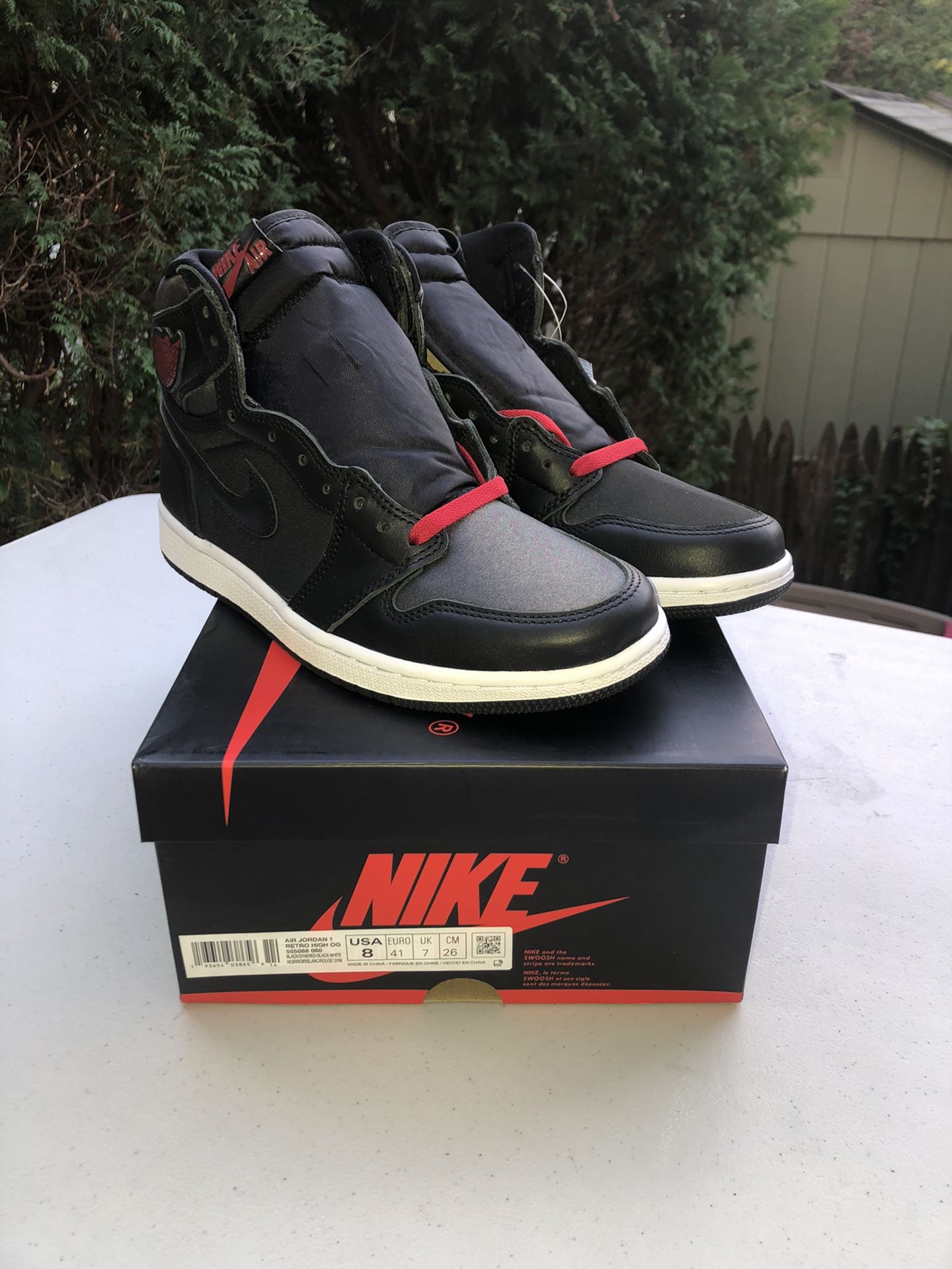 Jordan 1 Black Satin Gym Red