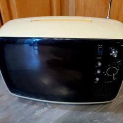 Panasonic TR-542 Portable TV