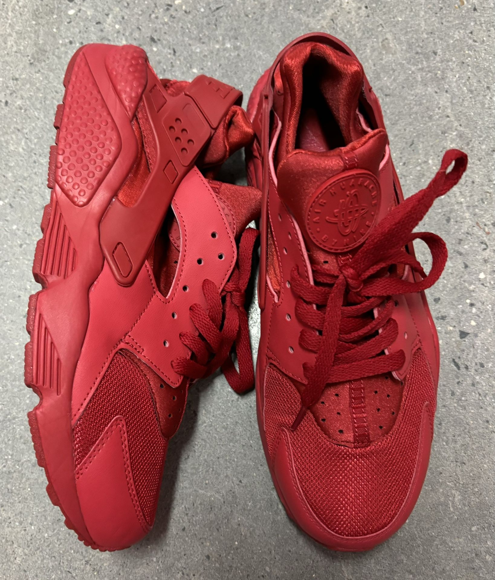⭐️NIKE HUARACHE RED SIZE