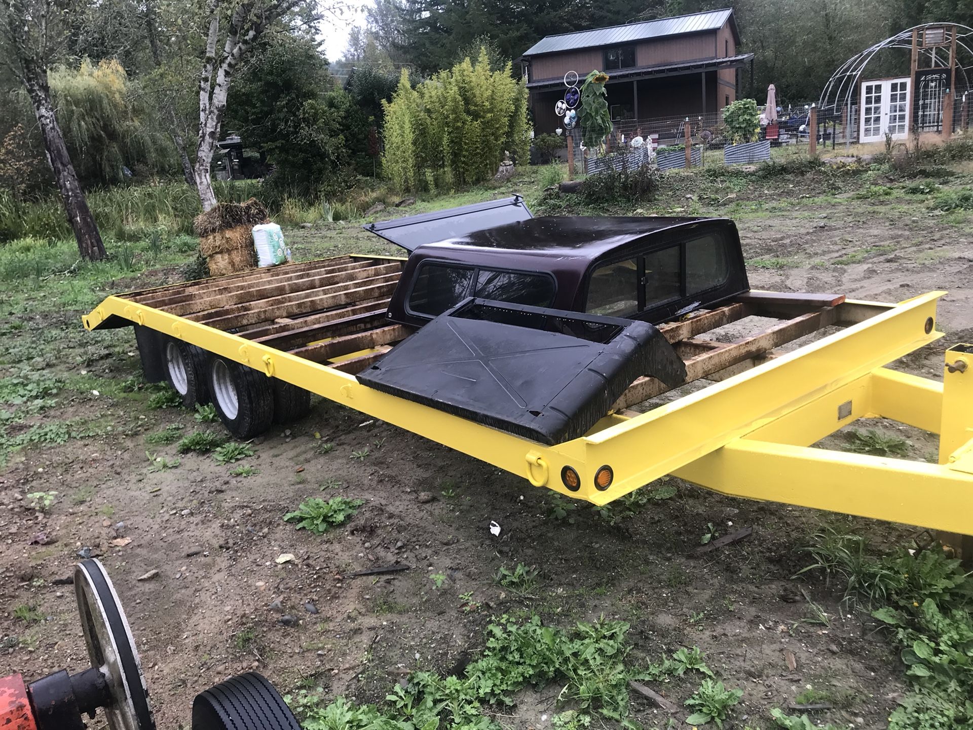 20,000 equipment trailer like new electrical brakes