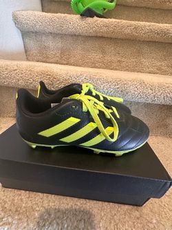 Adidas Kids Soccer Cleats/like new/ size:1