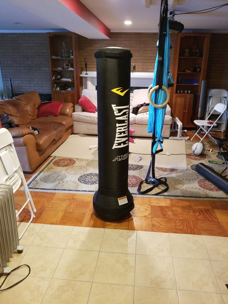 Everlast Boxing Stand