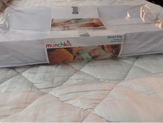 Munchkin changing pad