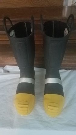 Hellfire rubber insulated boots