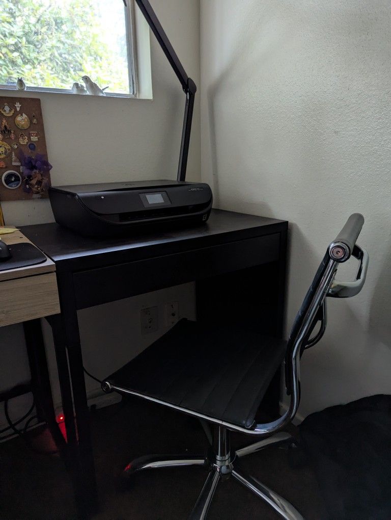 Small IKEA Desk And Lamp