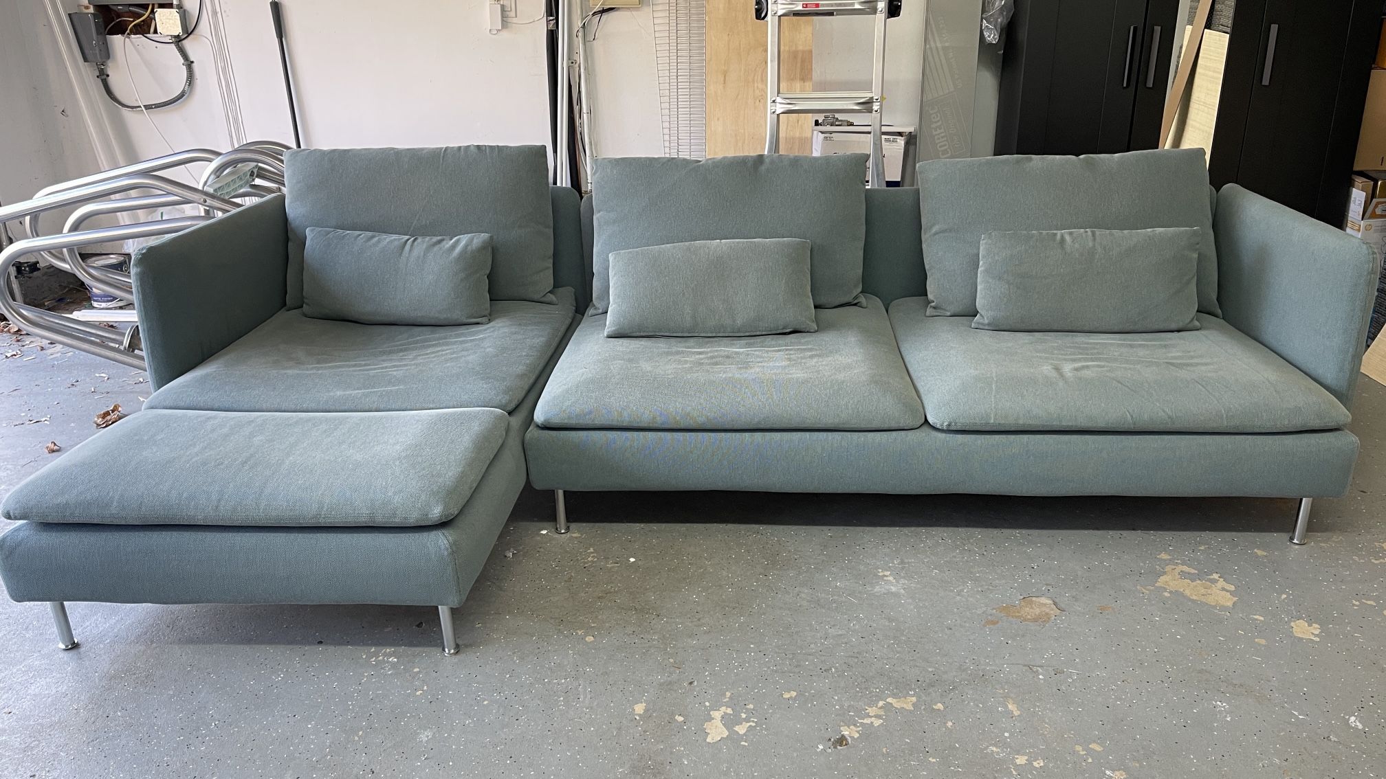 Sofa With Chaise