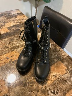 Guess womans boots