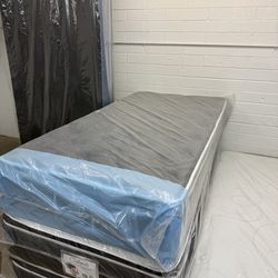 Twin mattress