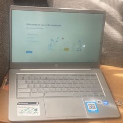 HP - 15.6" Chromebook - Intel Processor N200 - 8GB Memory - 64GB eMMC - Natural Silver Laptop Notebook Touchscreen