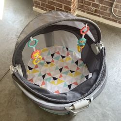 Fischer Price On-The-Go Infant Dome Portable Bassinet And Play Space 
