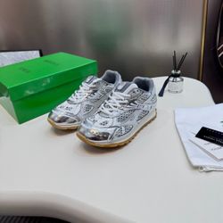 Bottega Veneta Sneakers – US Men’s Size 8 (EU 41) – New Condition