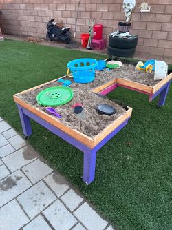 Kids Wooden Sand Table on Wheels