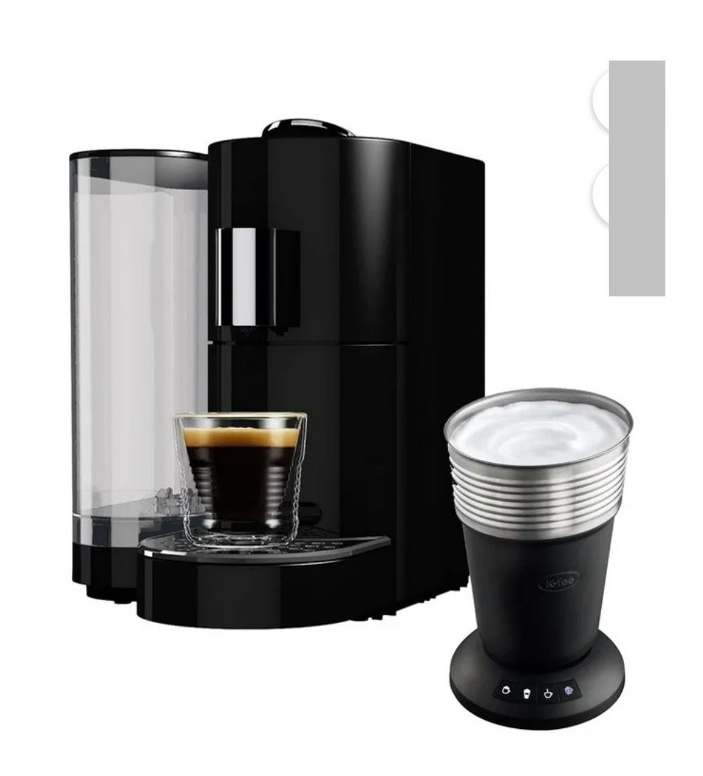 COFFE MAKER.  Nespreso Machine 