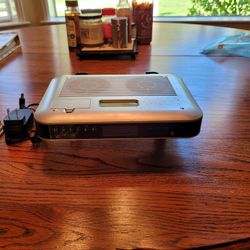 ILIVE Under Cabinet Mount Radio/Clock w/ BLUETOOTH