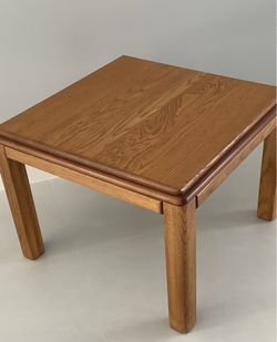 Oak End Table / Side Table … solid wood!