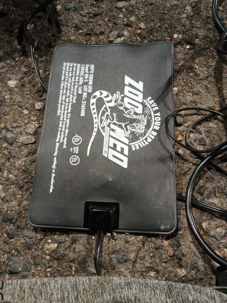 Zoo Med Reptile Set Up 50$