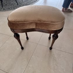 Chair With Velvet Cushion