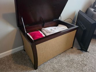 Asian style storage bench
34"w x 19.5"d x 20"h
Trunk