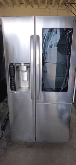 LG Smart Refrigerator with InstaView Display & Water/Ice Dispenser