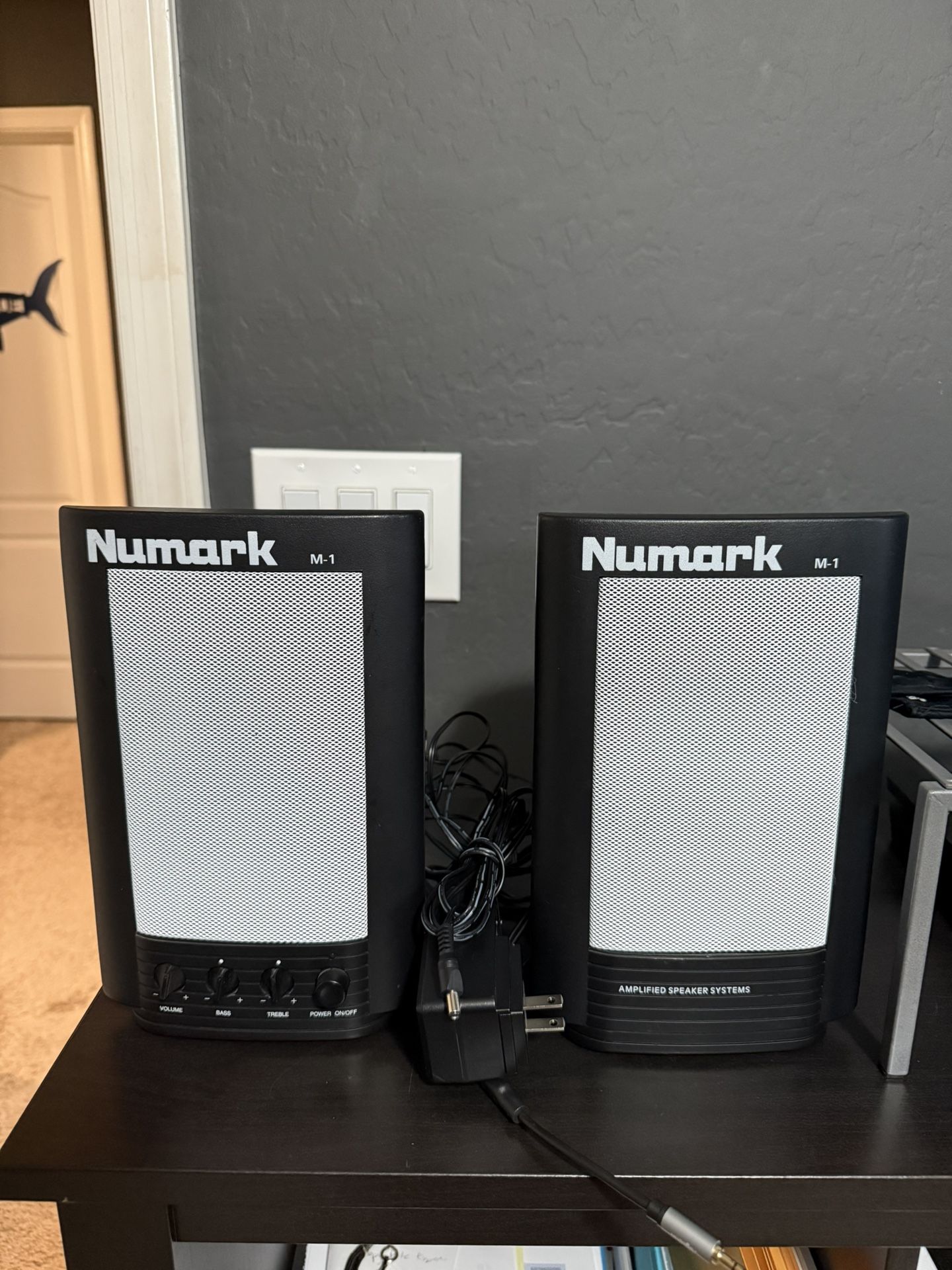 Numark M-1 Speakers