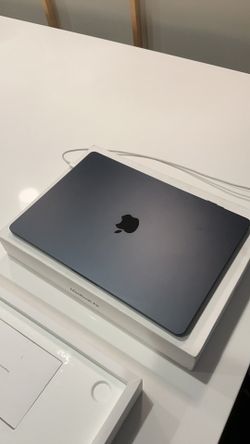 Apple MacBook Air 2024 15 inch m3 chip 16ram 10/10 condition new 2 cycle count blue color 256flash