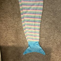 Mermaid Tail Blanket - Excellent Condition 