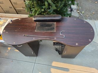 Nail Technician Table w Storage