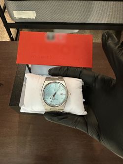 Silver and Blue Face Luxury 40mm Watch