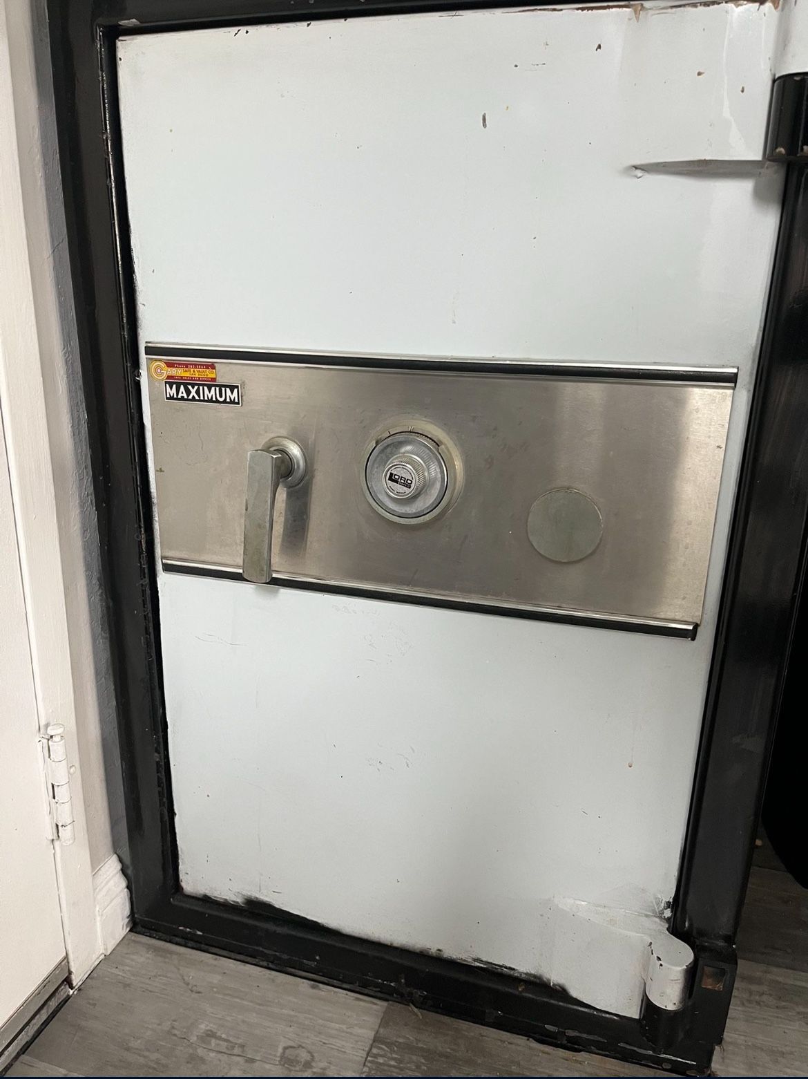 Metal safe: Free, You Pay To Remove And It’s Yours
