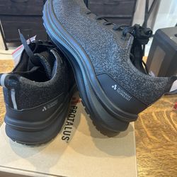 Work Safety Shoes. Amazon Basics. 