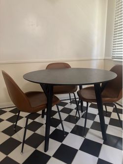 round wood table -3 ft diameter and chairs