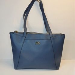 Michael Kors
Maddie Medium Blue Crossgrain Leather Tote Bag