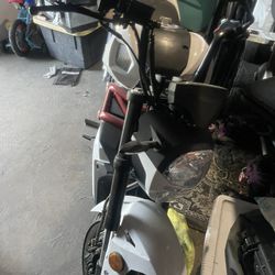 2022 DongFang 50cc (DF50SRT) Gas Motorcycle 