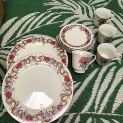 Beautiful Dish Set