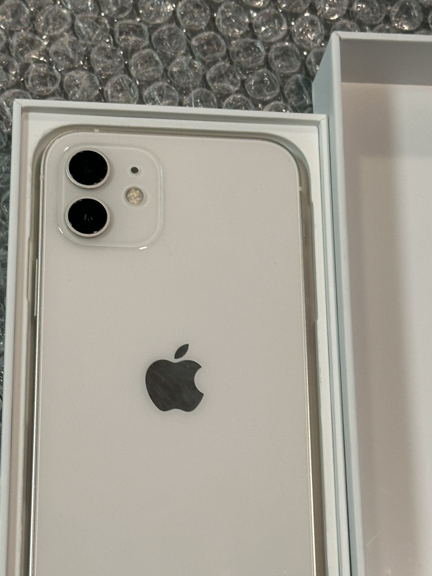 iPhone 12 UNLOCKED White Like New