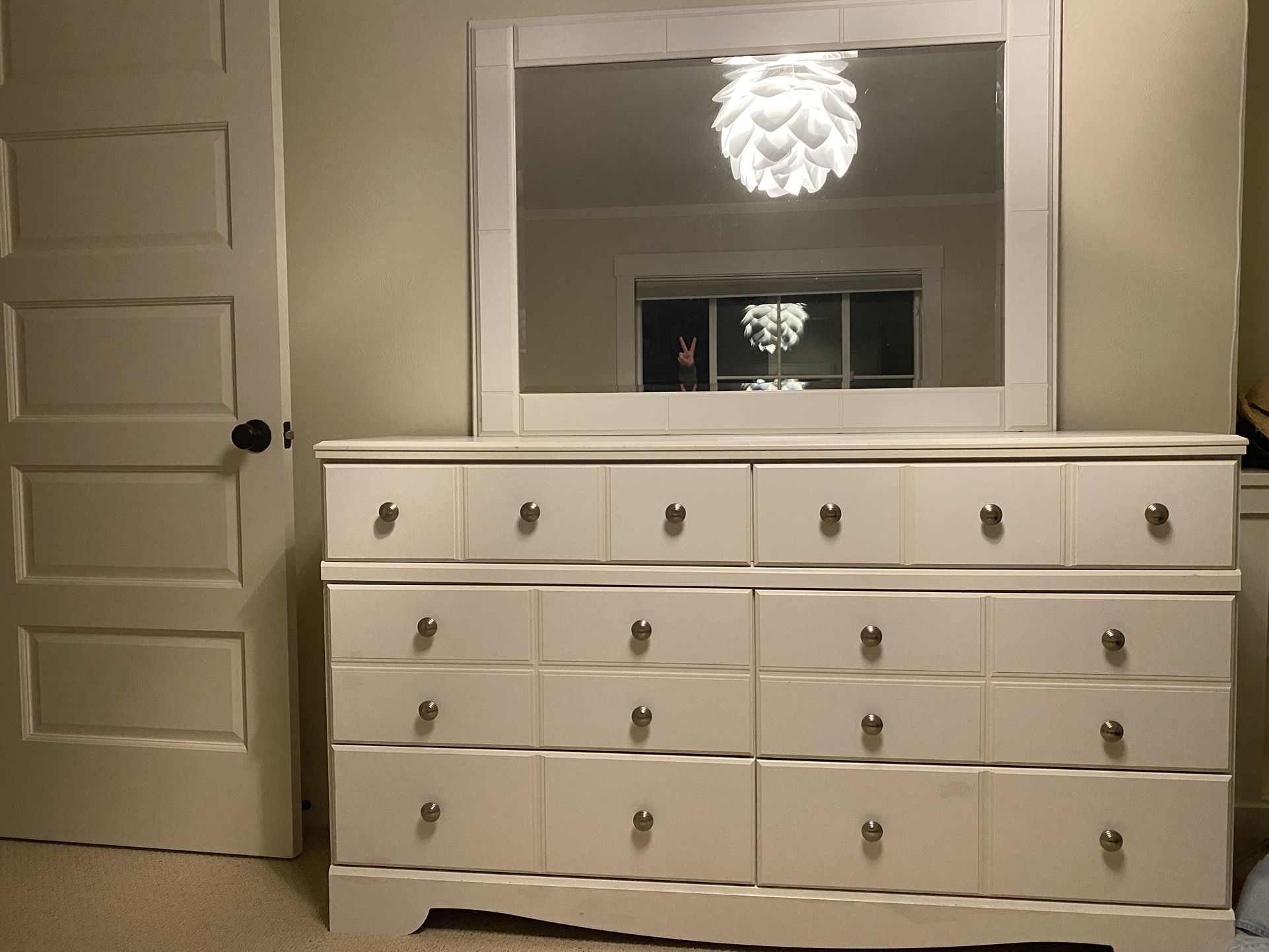 Dresser With Large Mirror 