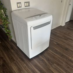 Dryer - Works But Needs Fixed 