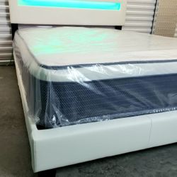 NEW QUEEN PILLOW TOP MATTRESS and BOX SPRING. Bed frame not included 👍