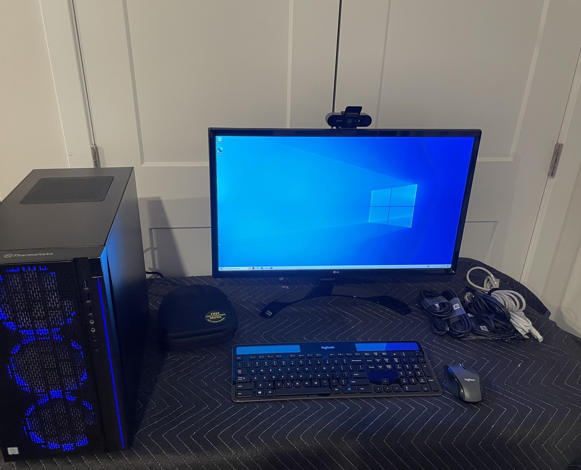 Windows 10 Gaming PC With 4K Monitor 