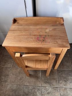 Kids desk and chair