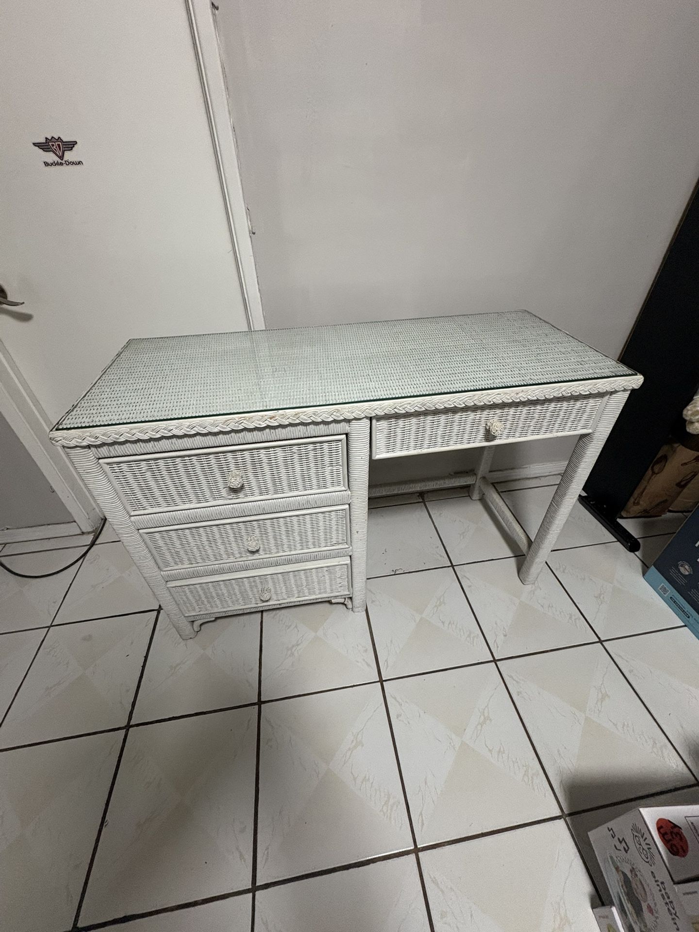 White Desk / Tv Stand With Drawers