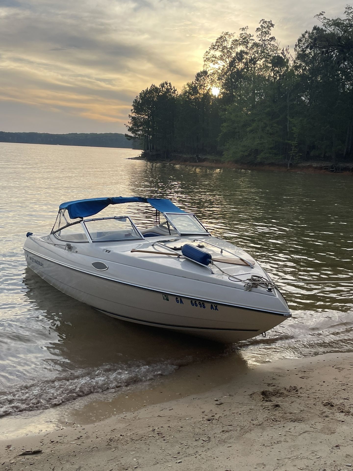 Stingray Cabin Boat 21ft 340 Hours