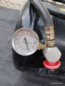 Portable Air Tank with Pressure Gauge