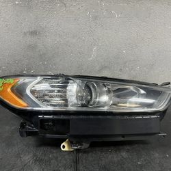 2013-2014-2015-2016 FORD FUSION RIGHT HEADLIGHT OEM USED