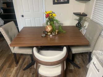 Dinning Room Table