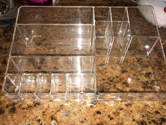 Make up organizer