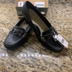NIB - Women’s Thom McAn - 7W