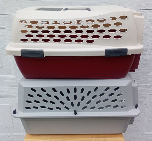Pat Taxi And Kennel Cab Small Pat Carriers $30 For Both 