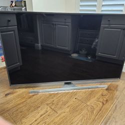 Smart TV (Samsung 65" 4K)
